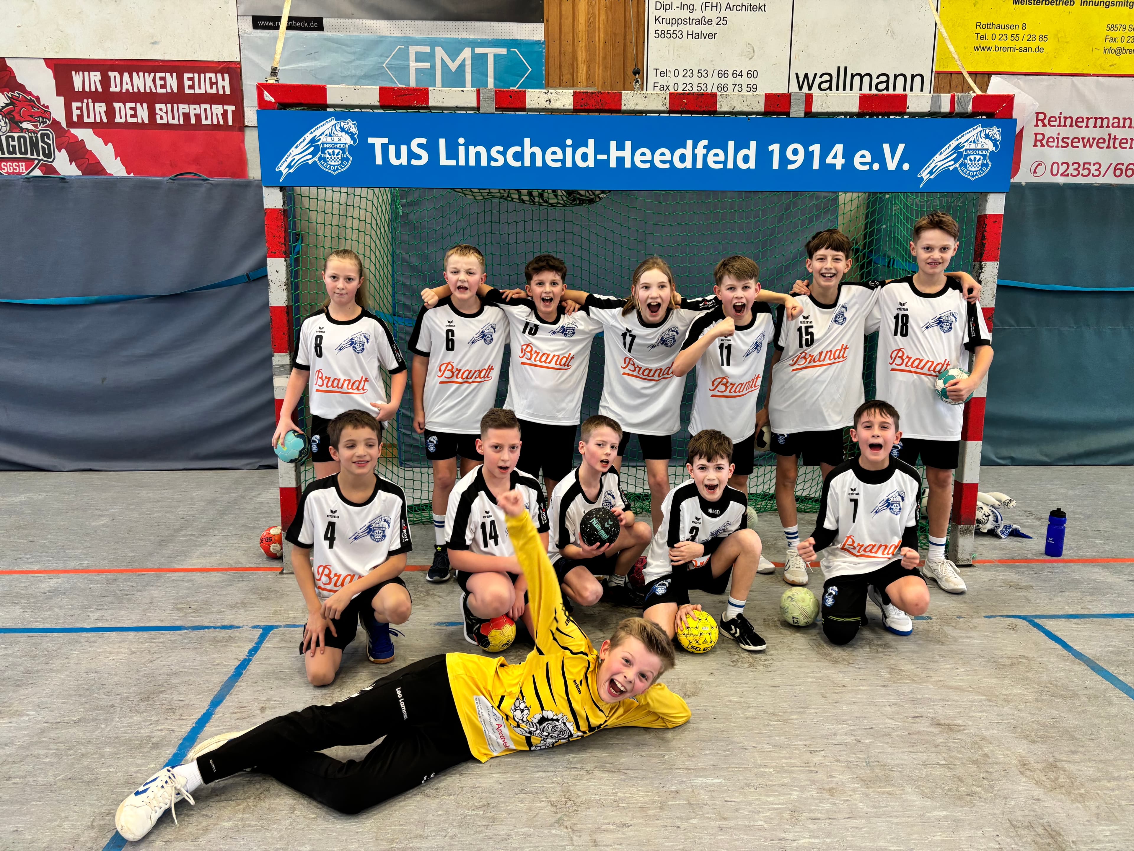 Heimderby der E1 gegen die SGSH Dragons E1 - Bild 2