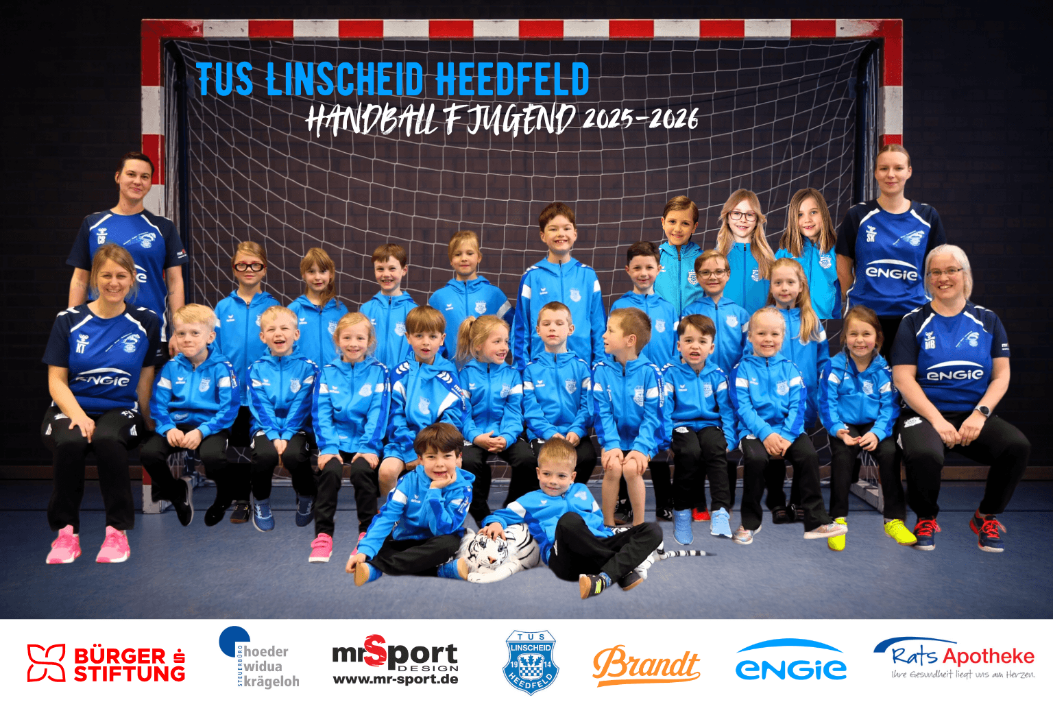 Neue Trikots, neue Trainingsanzüge, große Freude - die F Jugend sagt: DANKE - Bild 1